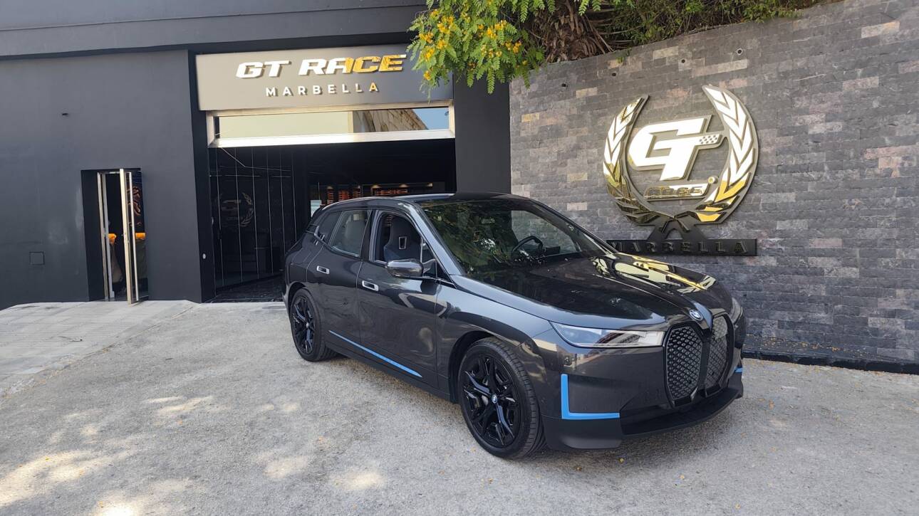 BMW IX 40D